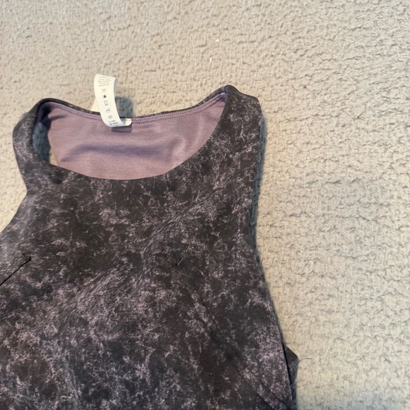 Lululemon Invigorate Training Tank Top Denim Wash Print Dusky Lavender Black 2 - Picture 3 of 10